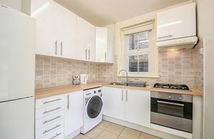 Kitchen- click for photo gallery